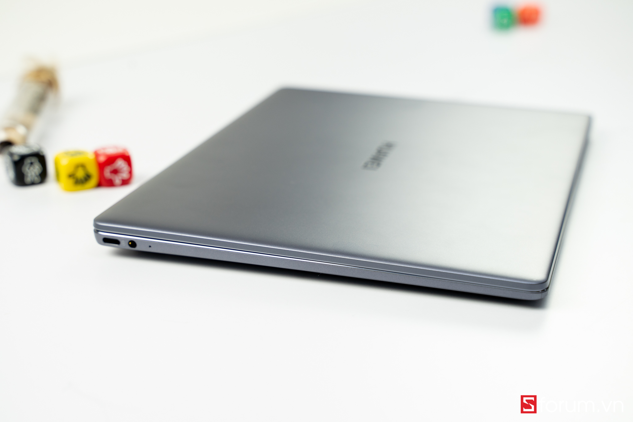 Sforum - Trang thông tin công nghệ mới nhất Huawei-Matebook-13-9 Trên tay Huawei Matebook 13: Đây chính là đối thủ của Macbook Air? 