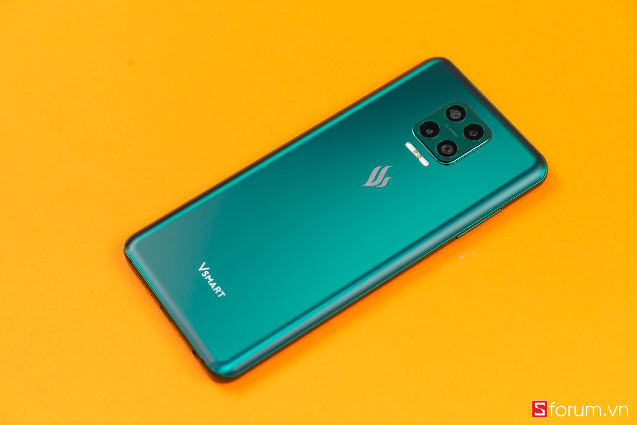 Mở hộp Vsmart Aris 4G: Snapdragon 730, RAM 6GB, 4 camera, pin khủng sạc nhanh, giá 7.49 triệu | Sforum