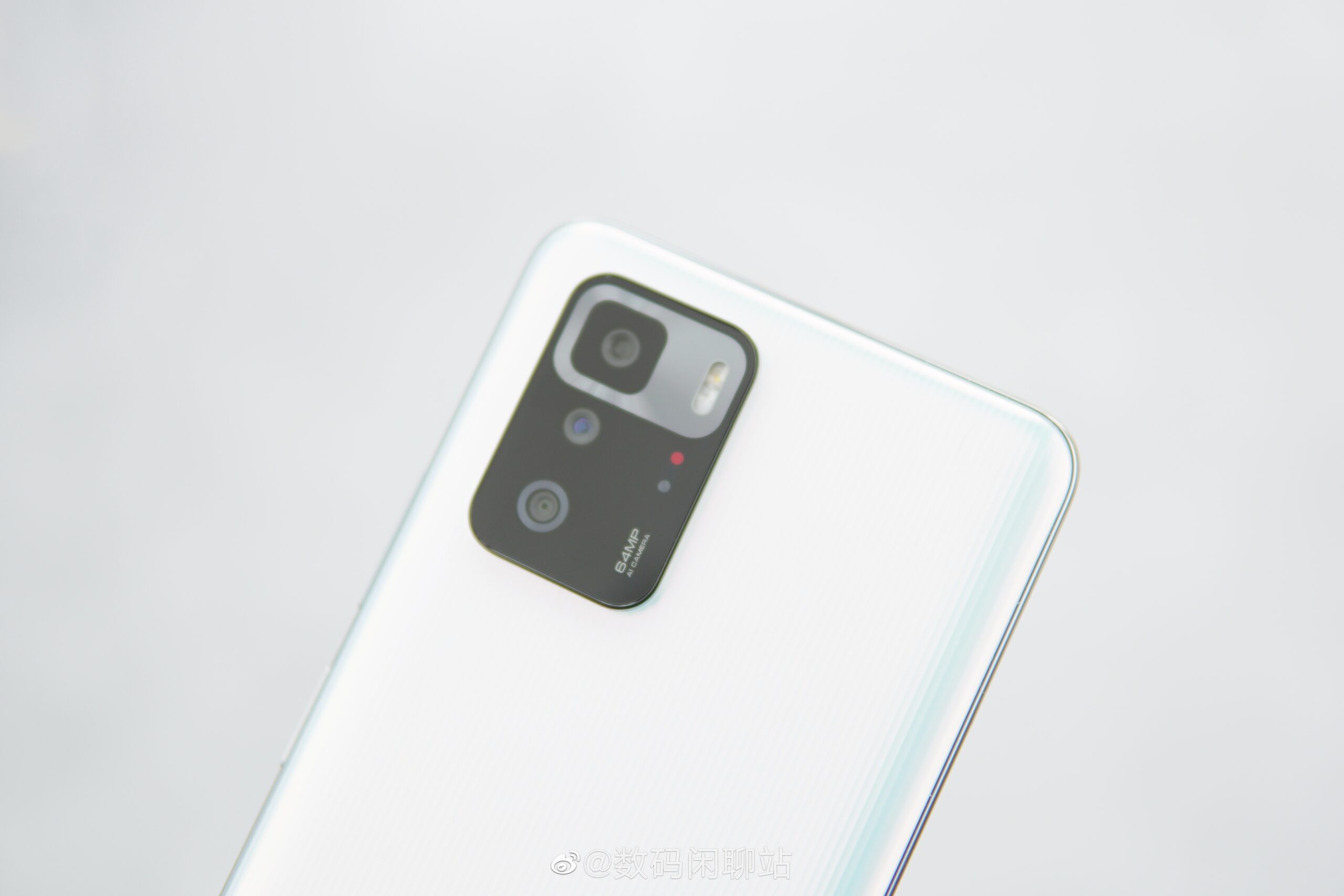 Trên tay Redmi Note 10 Pro 5G: Màn hình 120Hz, Dimensity 1100, sạc siêu ...