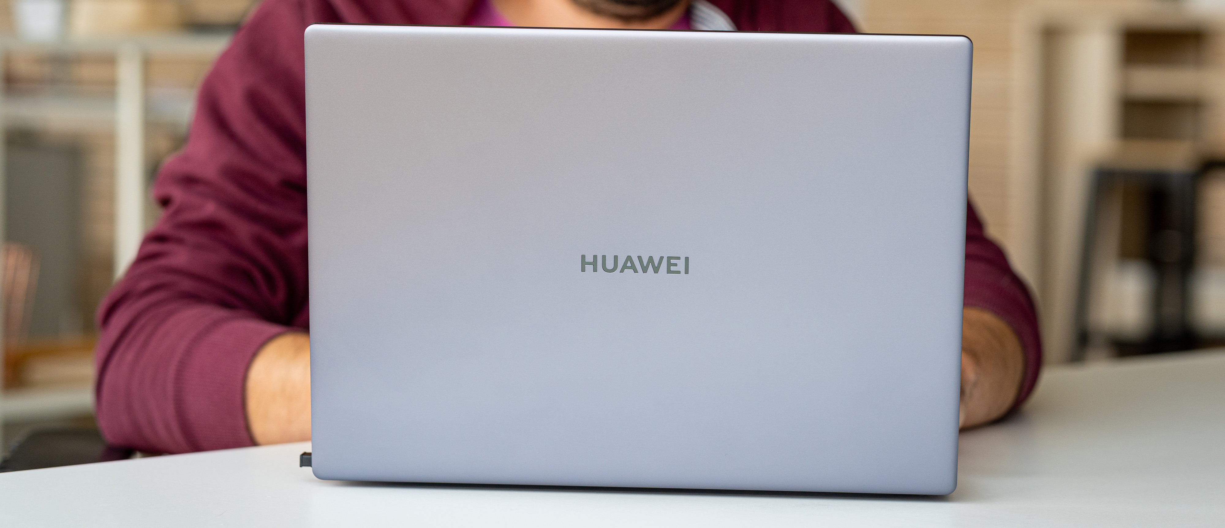 Huawei Matebook D15 có thiết kế bắt mắt, cấu hình khỏe