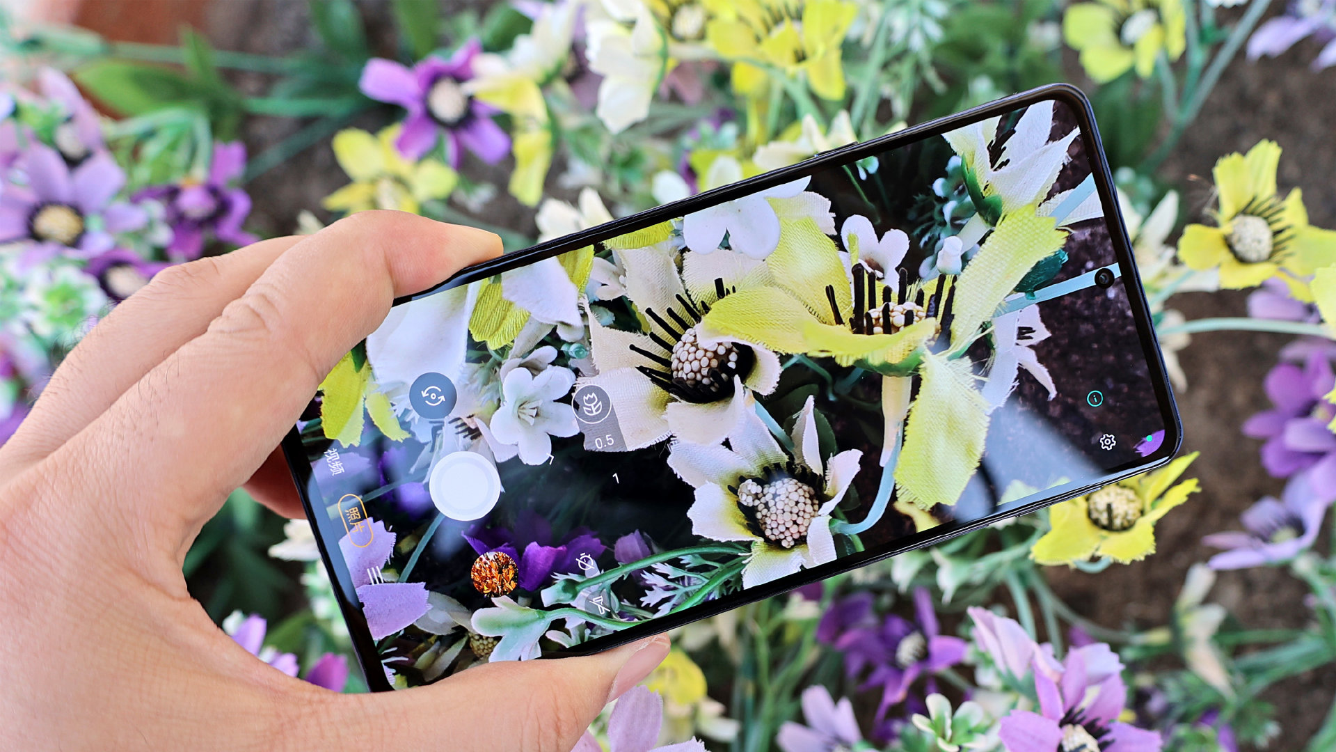 Sforum - Trang thông tin công nghệ mới nhất 62de8390ly4gx7v93u19gj21hc0u0gxw Trên tay Motorola Edge X30: Smartphone đầu tiên trên thế giới dùng chip Snapdragon 8 Gen 1, giá chỉ 11 triệu đồng 