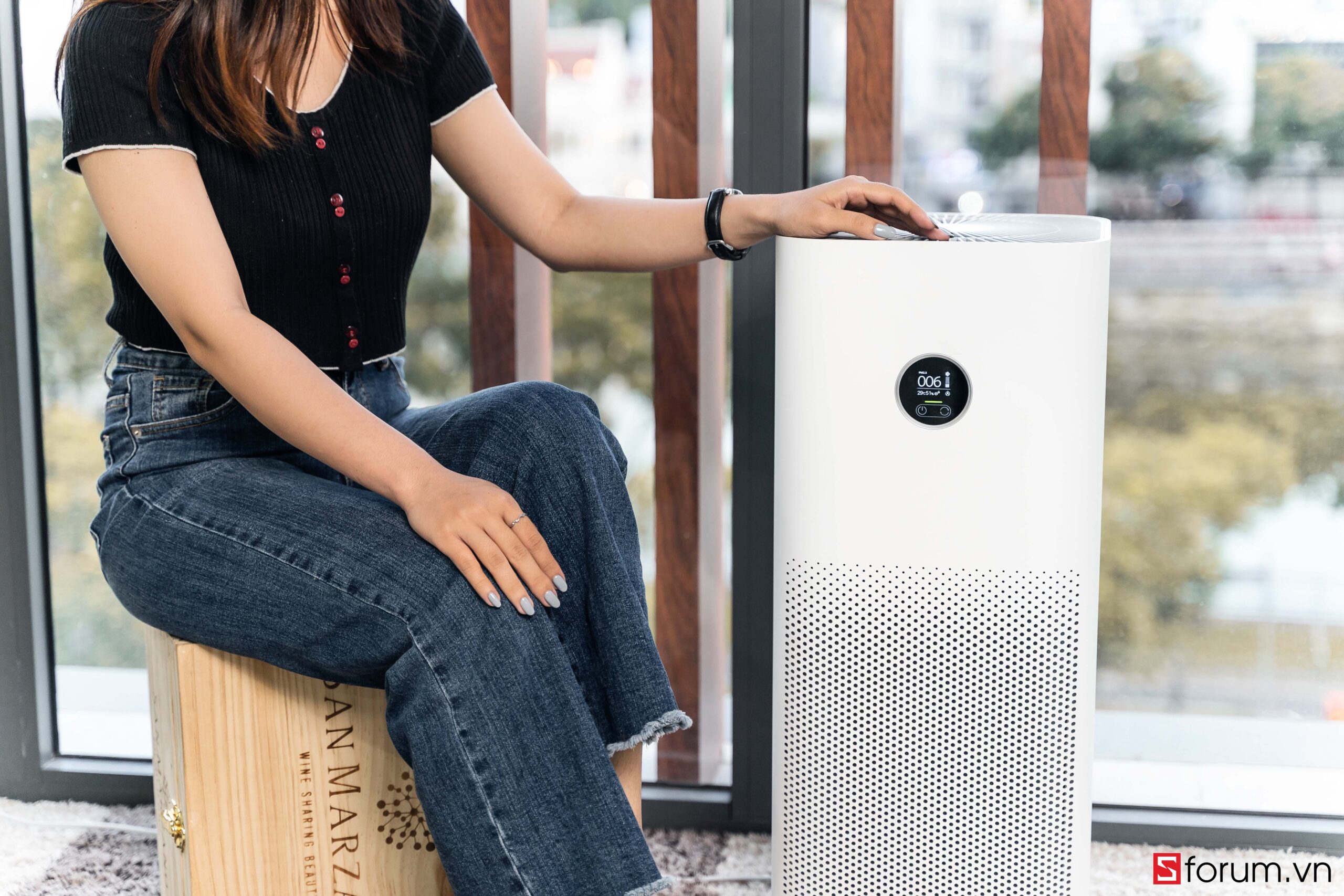 Trên tay Xiaomi Air Purifier 4 Pro Thiết kế hút gió 360 độ, màng lọc 3