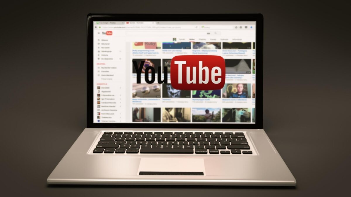 Những ứng dụng nào có thể giúp ghi và chỉnh sửa video trên điện thoại để đăng lên YouTube?
