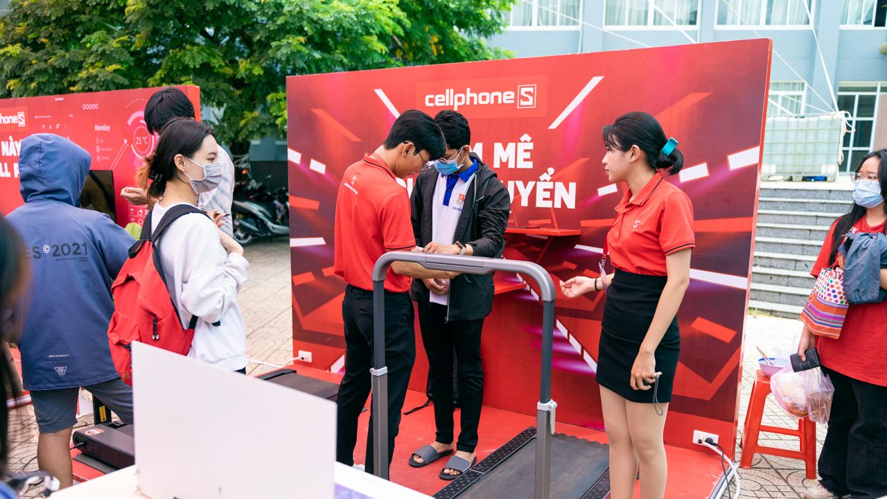 University Campus Tour 2022: Nhiều hoạt động, trải nghiệm sôi động tại ...