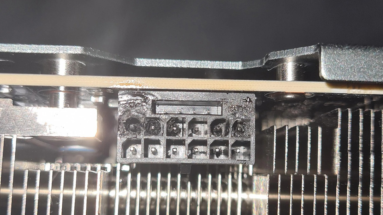 Nhiều card NVIDIA GeForce RTX 4090 liên tiếp cháy chân nguồn vì lý do