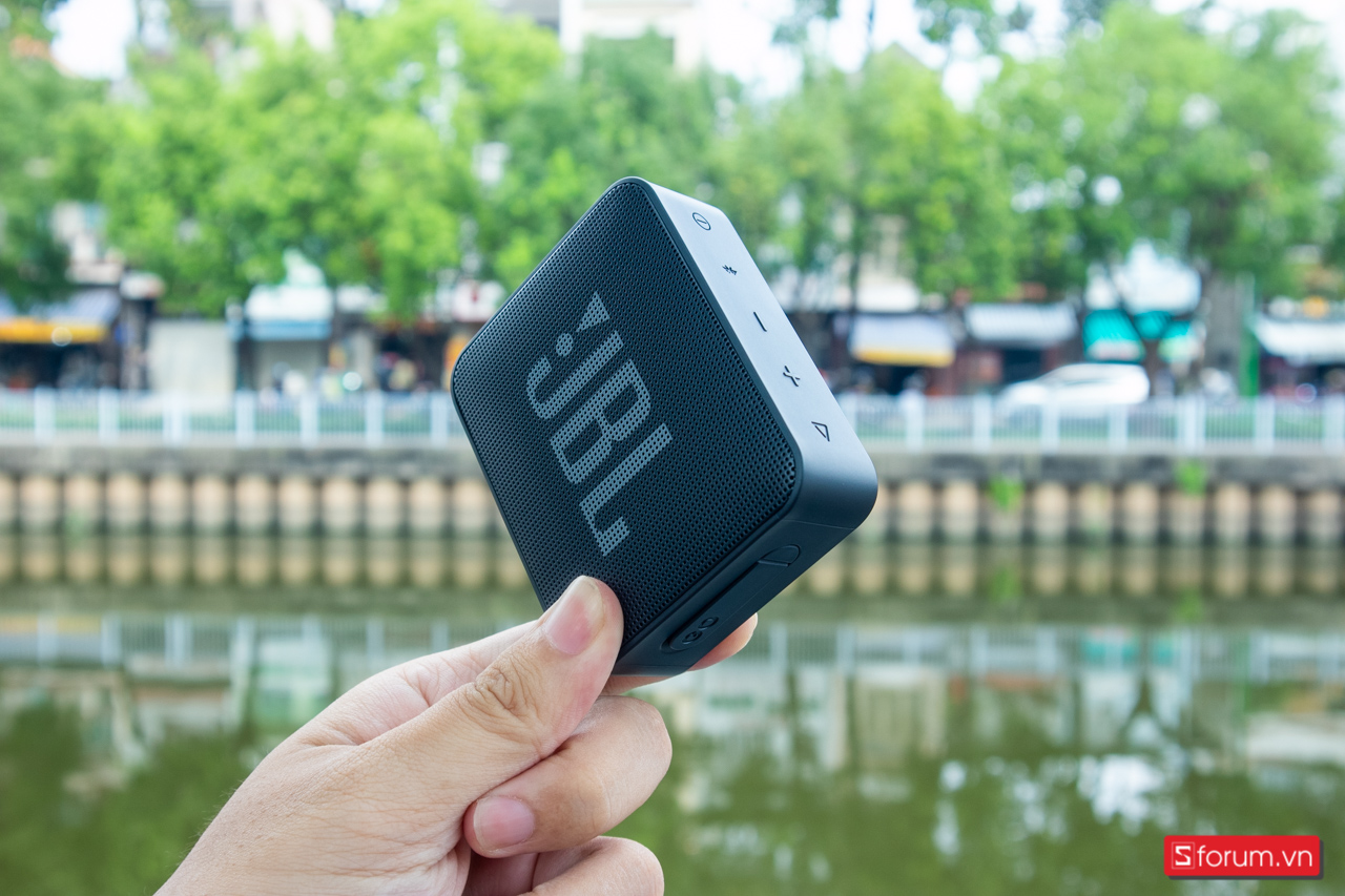 JBL Go Essential