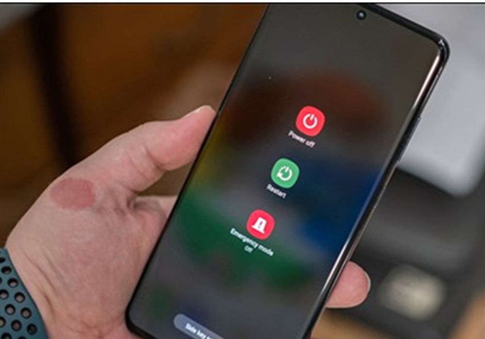 Tìm hiểu ngay cách khắc phục điện thoại Samsung bị đơ không tắt nguồn được