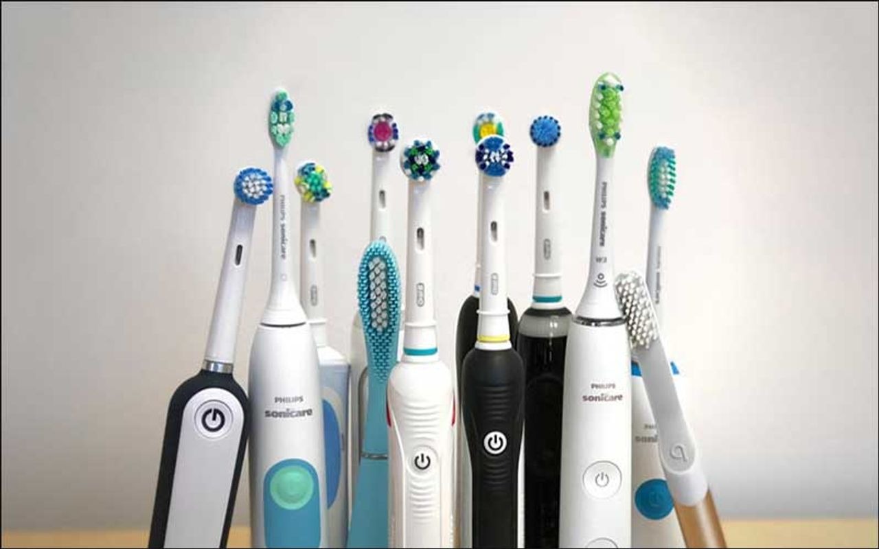 Nên mua bàn chải điện xoay tròn hay rung? Lưu ý quan trọng