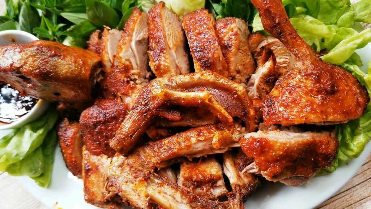 Cách làm vịt quay ngon mê ly chỉ với nồi chiên không dầu