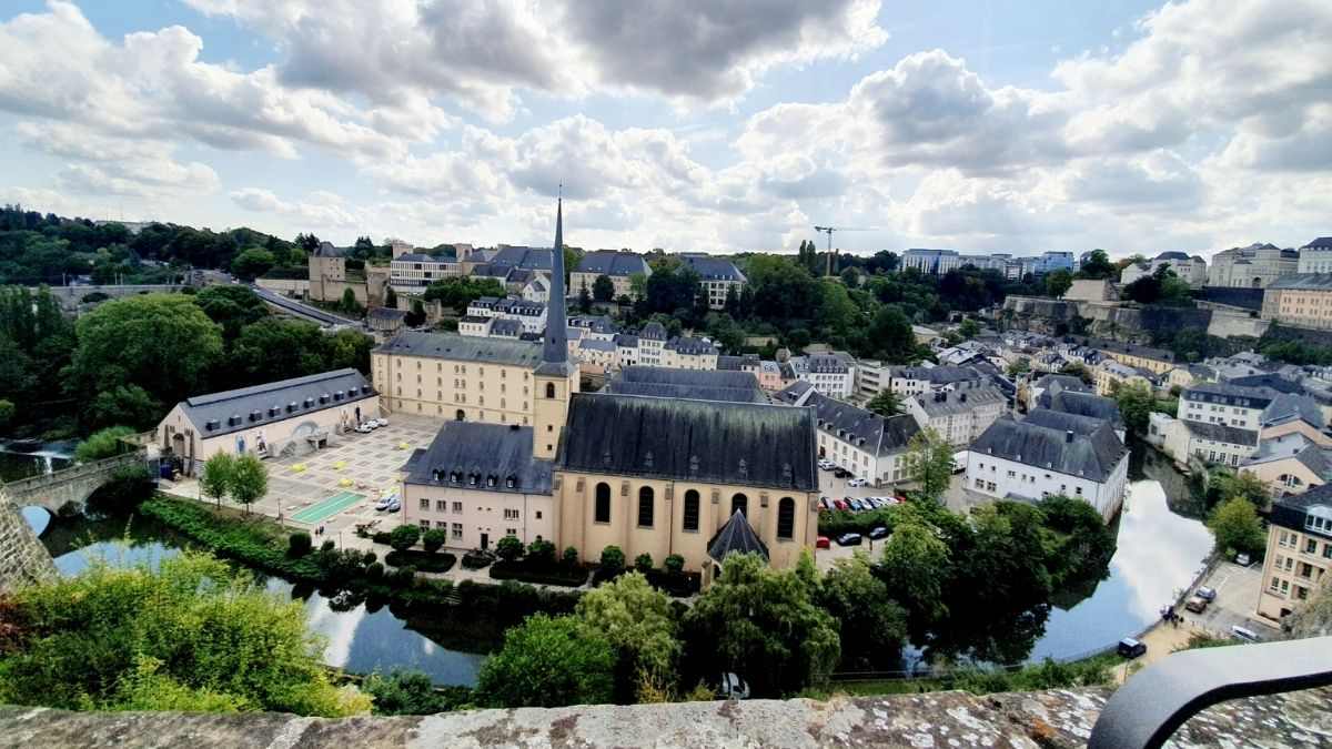 Tải ngay 100+ hình nền chill cực đẹp, chất cho điện thoại, máy tính