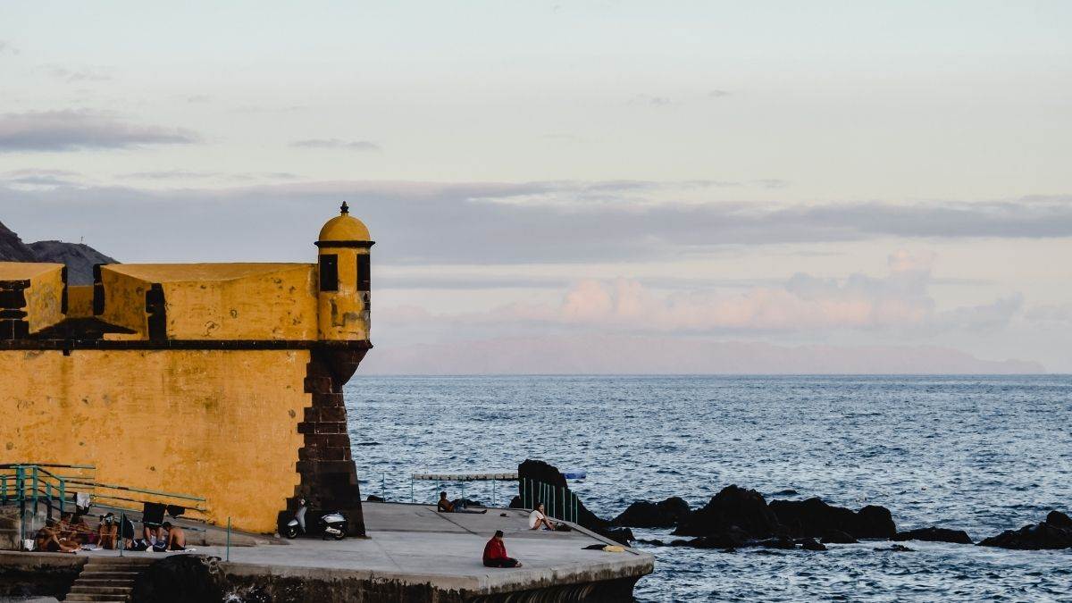 Tải ngay 100+ hình nền chill cực đẹp, chất cho điện thoại, máy tính