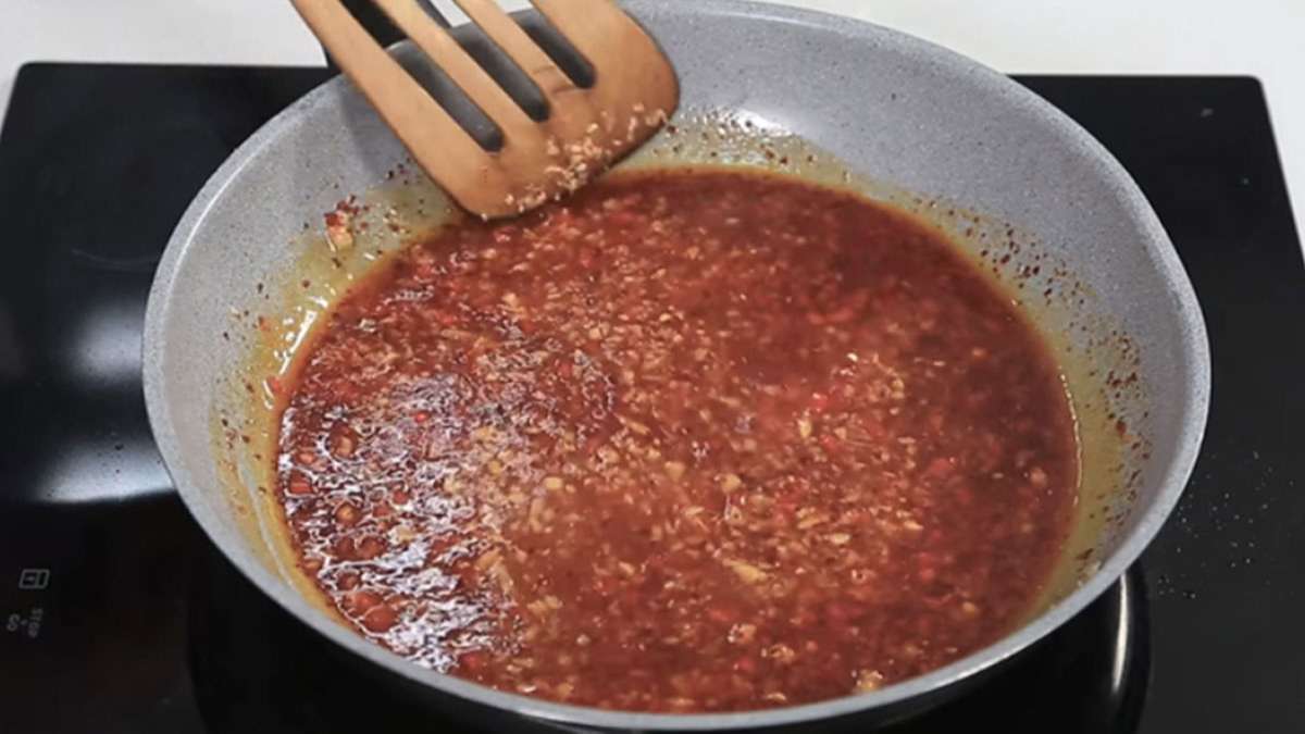 7 Bí quyết làm khô gà không dầu mệt mỏi tại gia đình