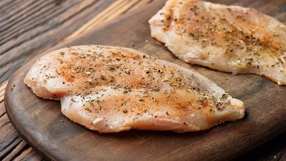 Khám phá cách làm ức gà nướng nồi chiên không dầu siêu hấp dẫn và thơm ngon hơn bao giờ hết!