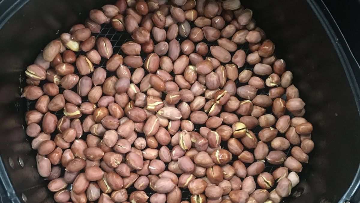 Cách rang lạc bằng nồi chiên không dầu - Mẹo giúp lạc giòn ngon và hấp dẫn hơn