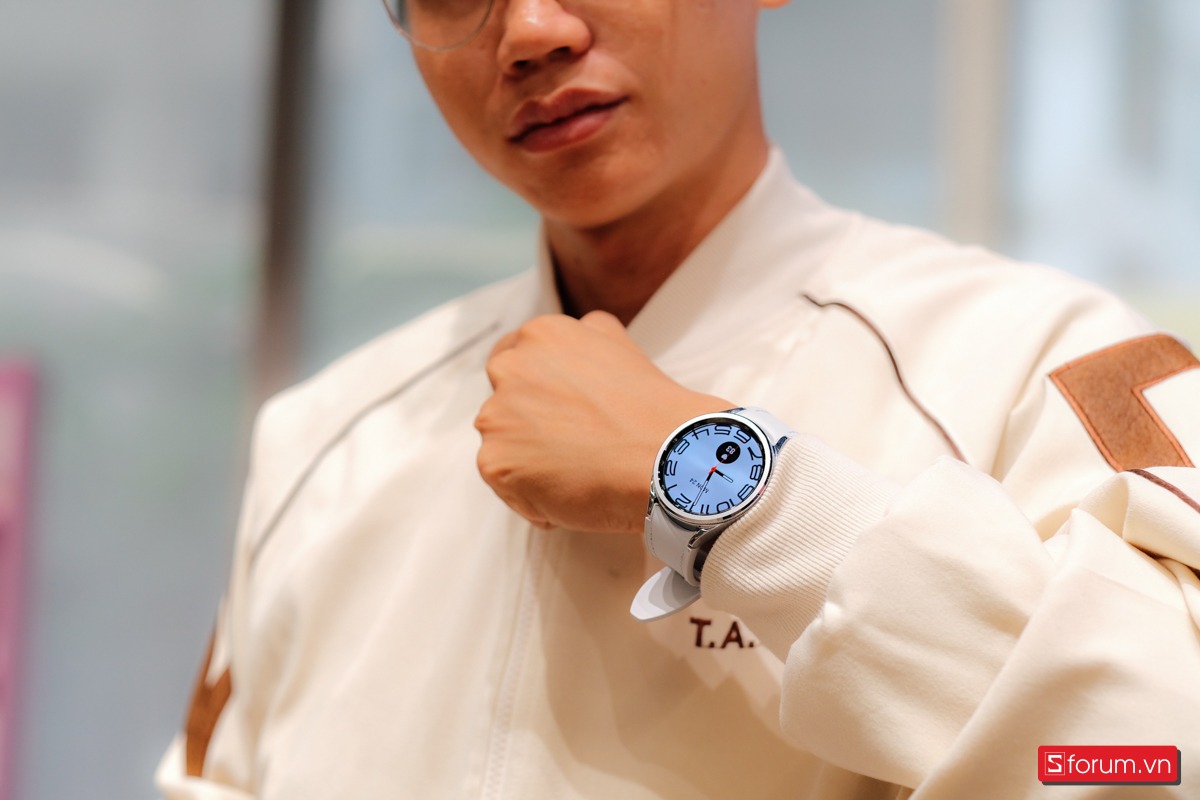 Samsung Galaxy Watch6 Classic có viền bezel xoay vật lý