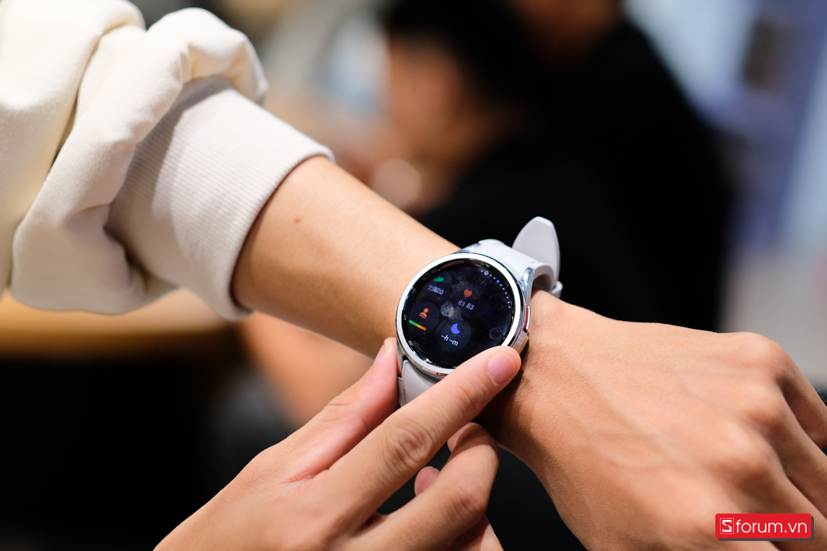 Samsung Galaxy Watch6 Classic là bản nâng cấp nhỏ của Watch5 Pro