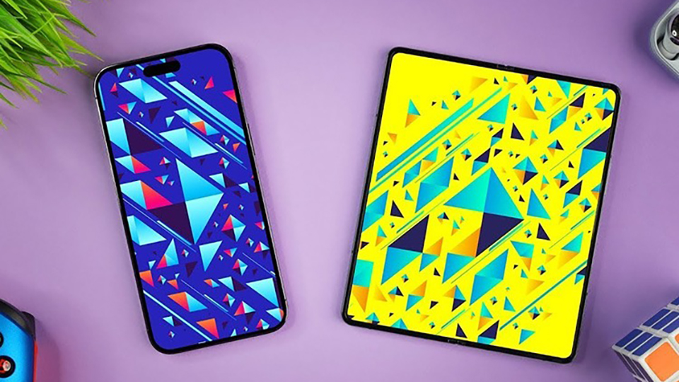 So sánh Galaxy Z Fold5 và iPhone 14 Pro Max