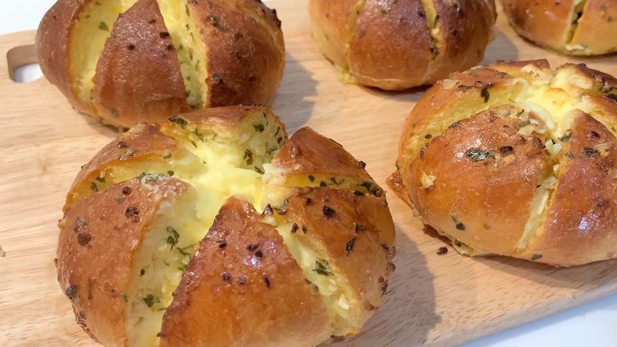 4 Mẹo làm bánh mì bằng nồi chiên không dầu để có vị giòn hấp dẫn