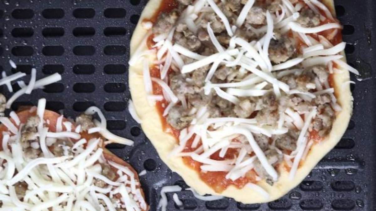 Kỹ thuật độc đáo: Làm pizza ngon tuyệt vời với nồi chiên không dầu chỉ trong 3 bước