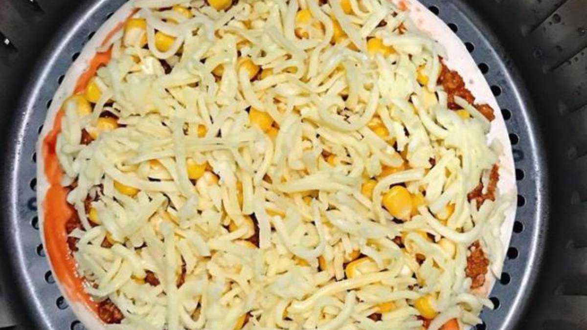 Kỹ thuật độc đáo: Làm pizza ngon tuyệt vời với nồi chiên không dầu chỉ trong 3 bước