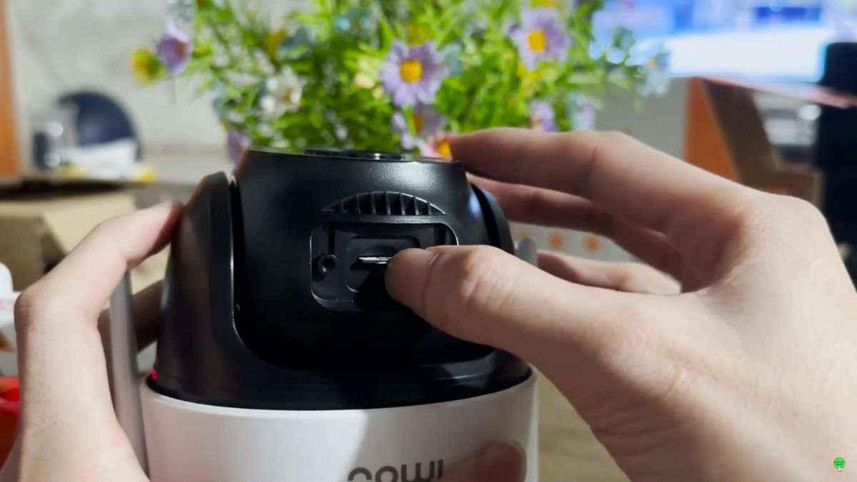 Cách lắp thẻ nhớ vào camera Imou đơn giản tại nhà