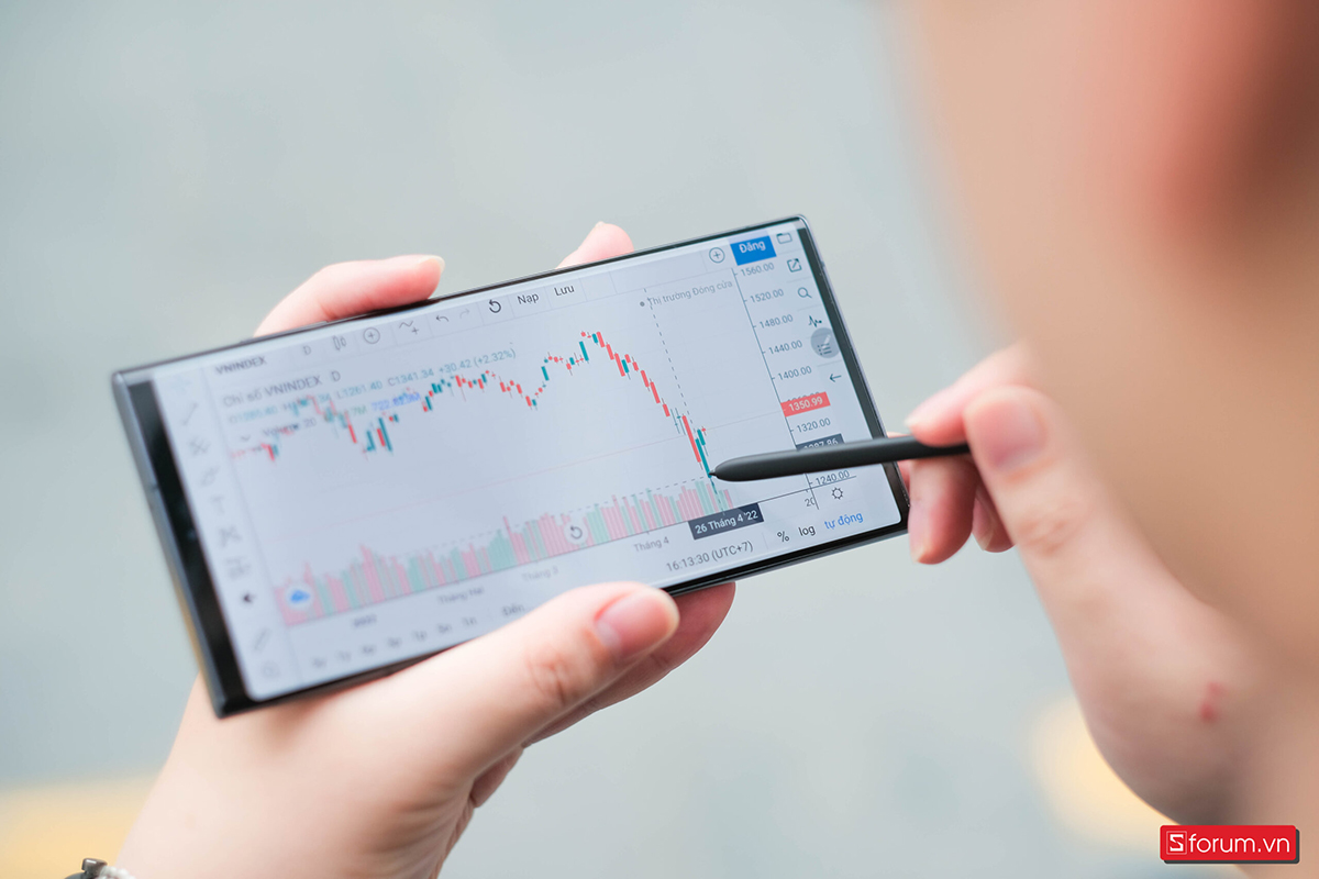 Đánh đổi vé gần sân khấu để sở hữu siêu phẩm smartphone này - No star where sẽ thu hút ngay ánh mắt của bạn!