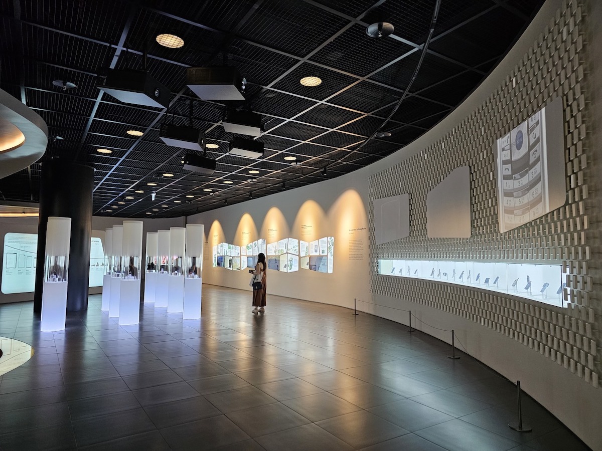 Samsung Innovation Museum (SIM) tại Suwon, Hàn Quốc, là một biểu tượng đặc biệt thể hiện sự tôn vinh đối với sự sáng tạo