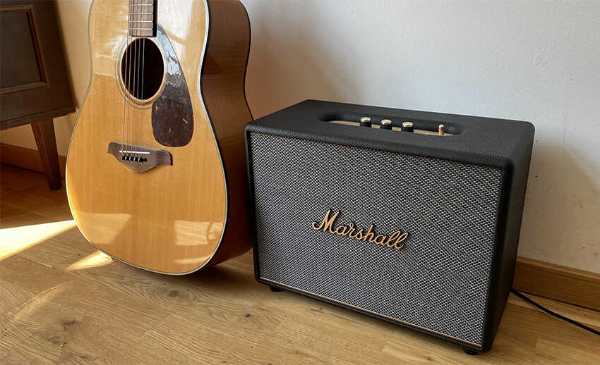 So sánh loa Harman Kardon và Marshall Kẻ tám lạng, người nửa cân