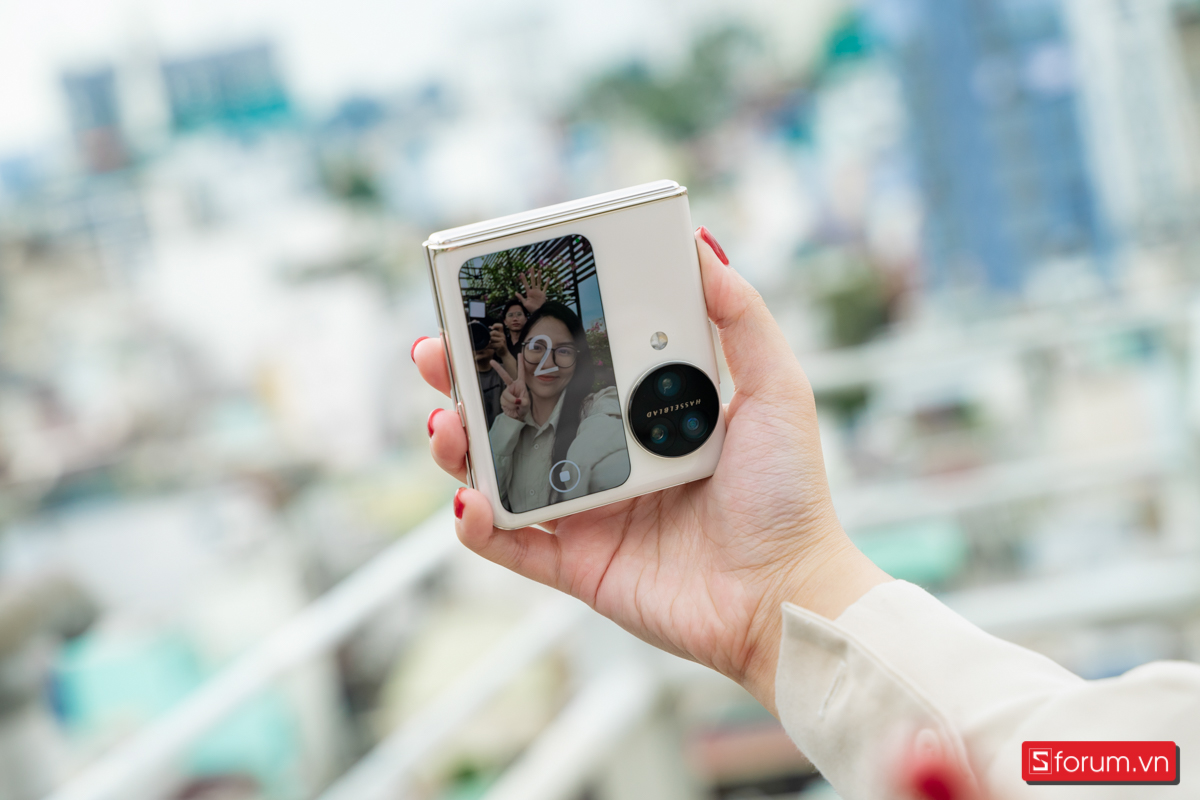 OPPO Find N3 Flip sở hữu nhiều tính năng thú vị mà iphone 15 không có
