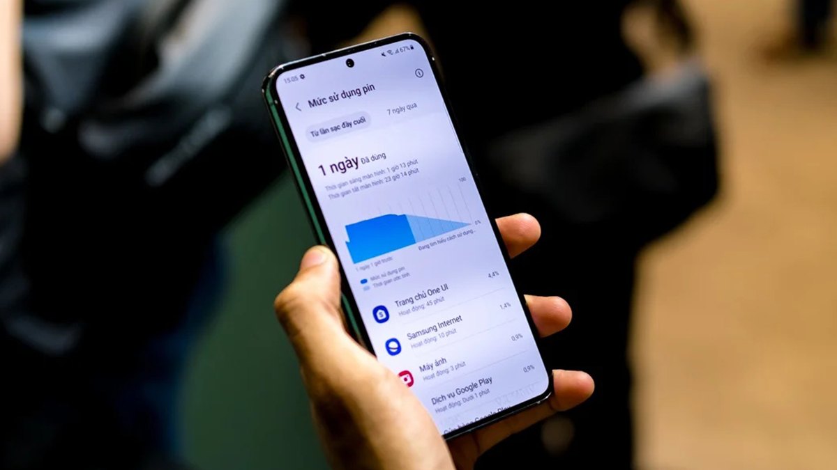 Lượng pin 4700mAh đủ dùng, sạc nhanh 45W
