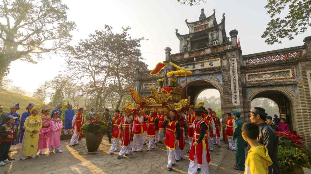 Lễ hội đền Cổ Loa Hà Nội: Trải nghiệm văn hóa độc đáo