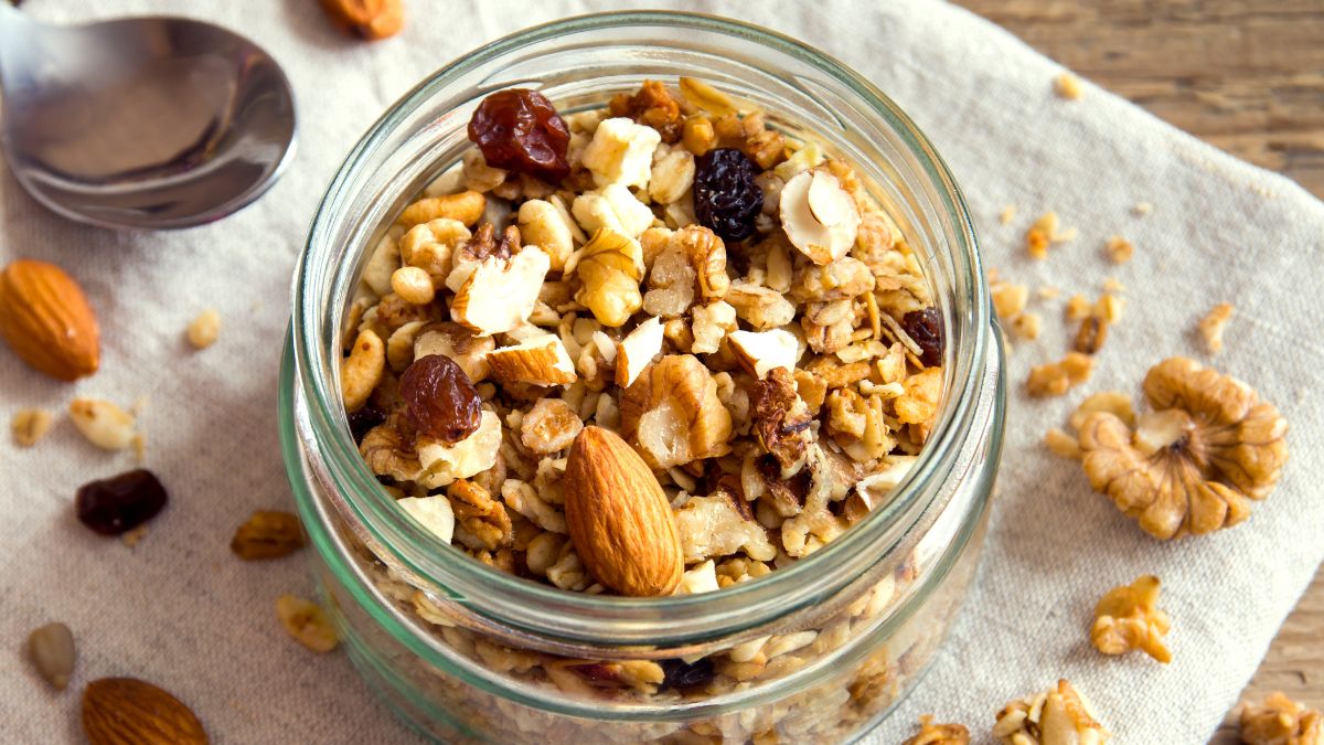 Hạt dinh dưỡng granola - Top quà tết biếu sếp ý nghĩa, thiết thực