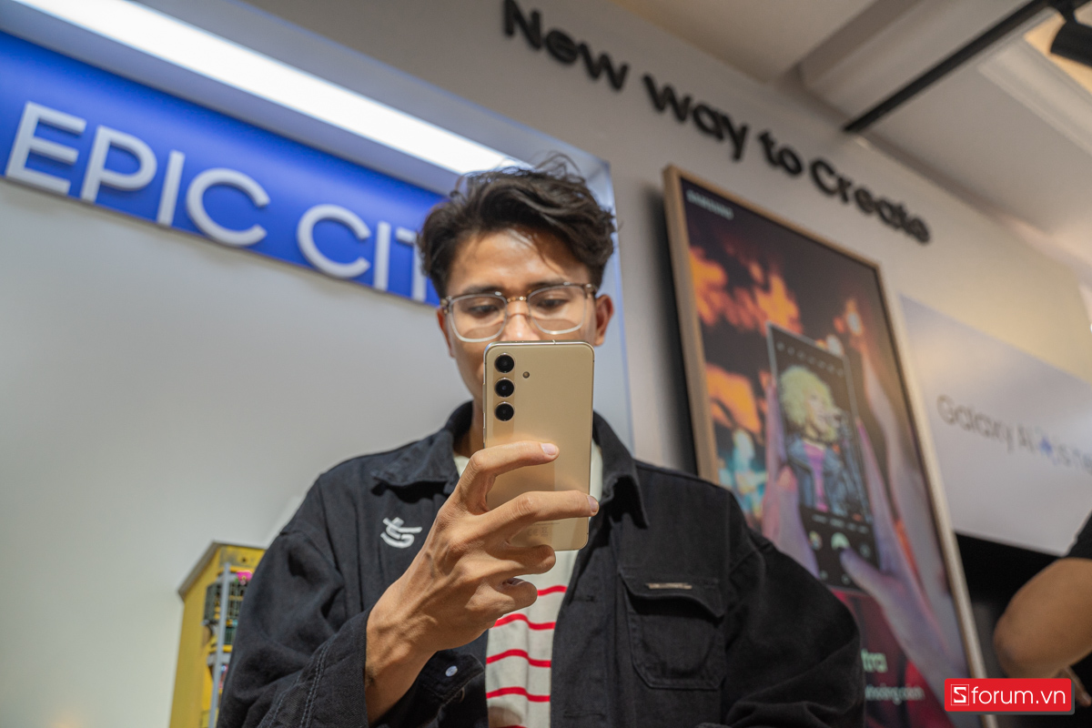 Galaxy S24 Plus có khả năng chống nước vượt trội