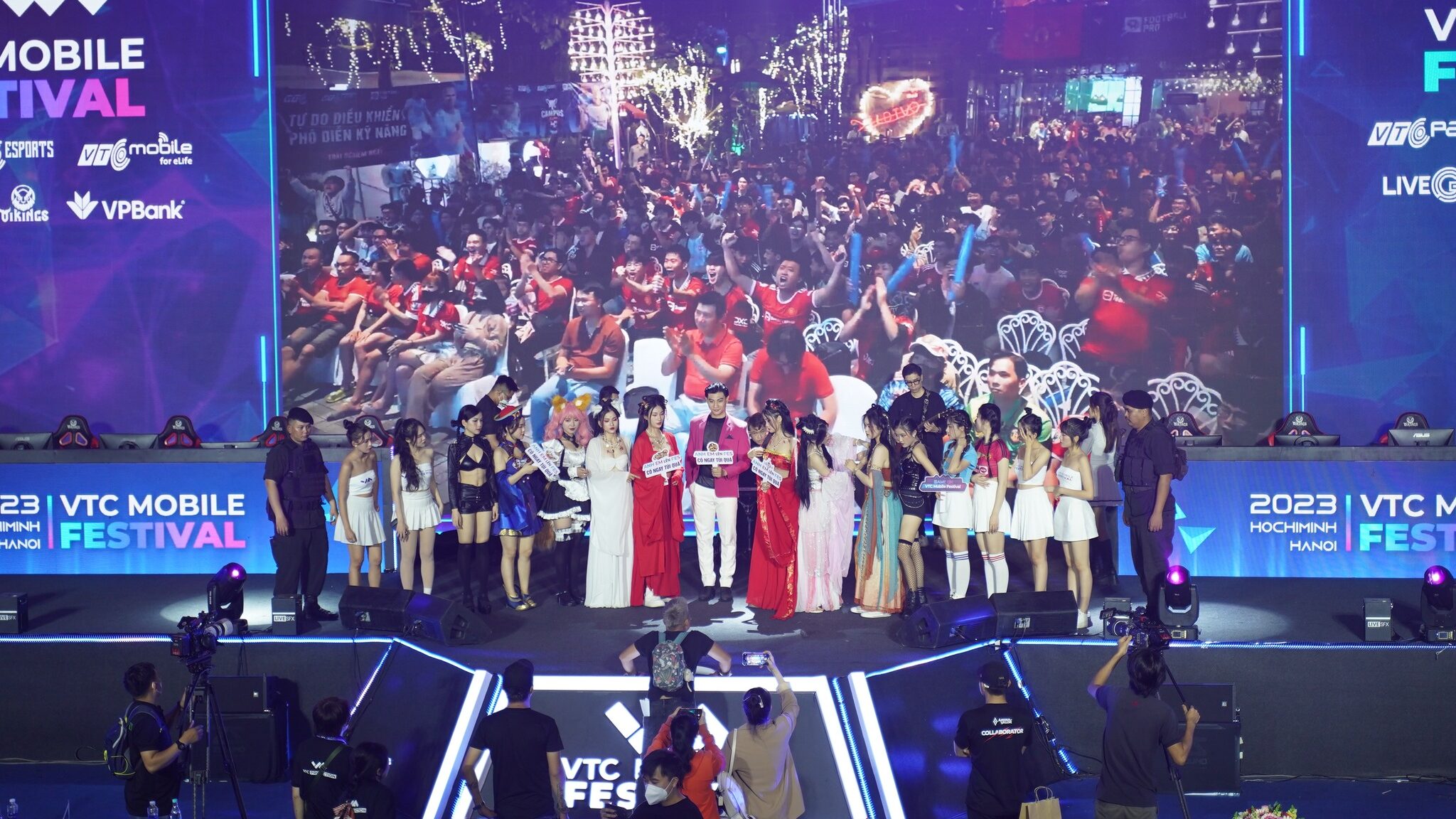 Hoà cùng đại tiệc tri ân nhiều cảm xúc với hơn 4000 game thủ tại VTC Mobile Festival