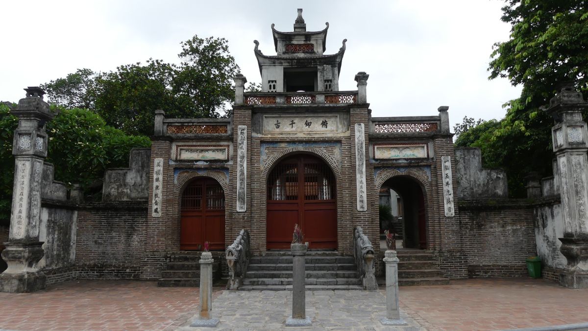 Thành Cổ Loa một trong các địa điểm du lịch gần Hà Nội ấn tượng