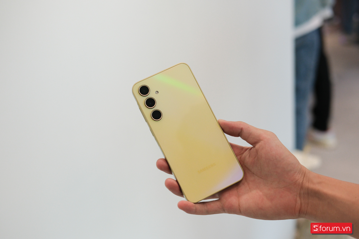Galaxy A35 5G có thiết kế khá cao cấp